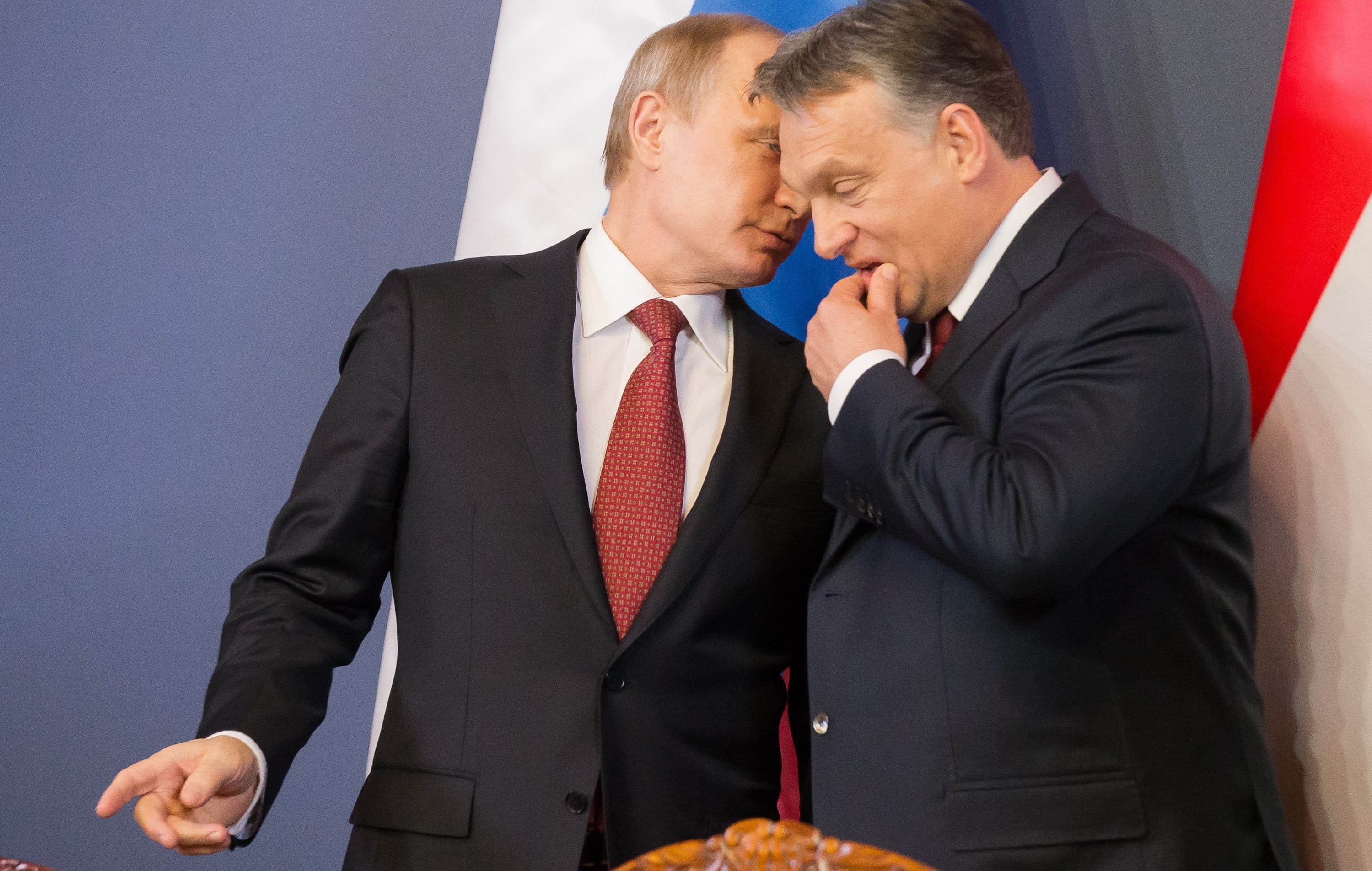 A suitcase full of cash from the Solntsevo Mafia: Does Putin have a video kompromat on the Hungarian leader?