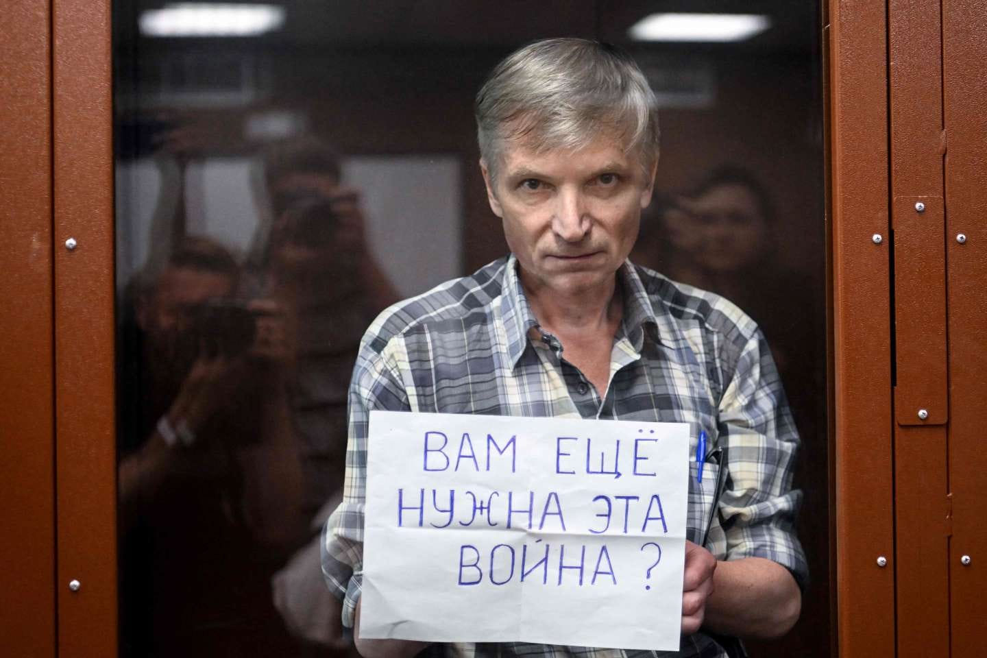 Alexei Gorinov, municipal deputy jailed for “army fakes”, receives Magnitsky Award