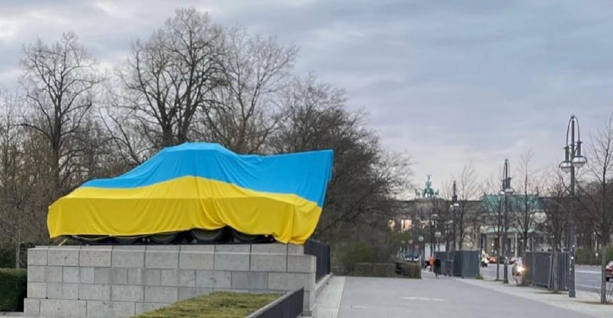 В Берлине разрешили демонстрацию флагов Украины 8 и 9 мая, российские флаги остались под запретом