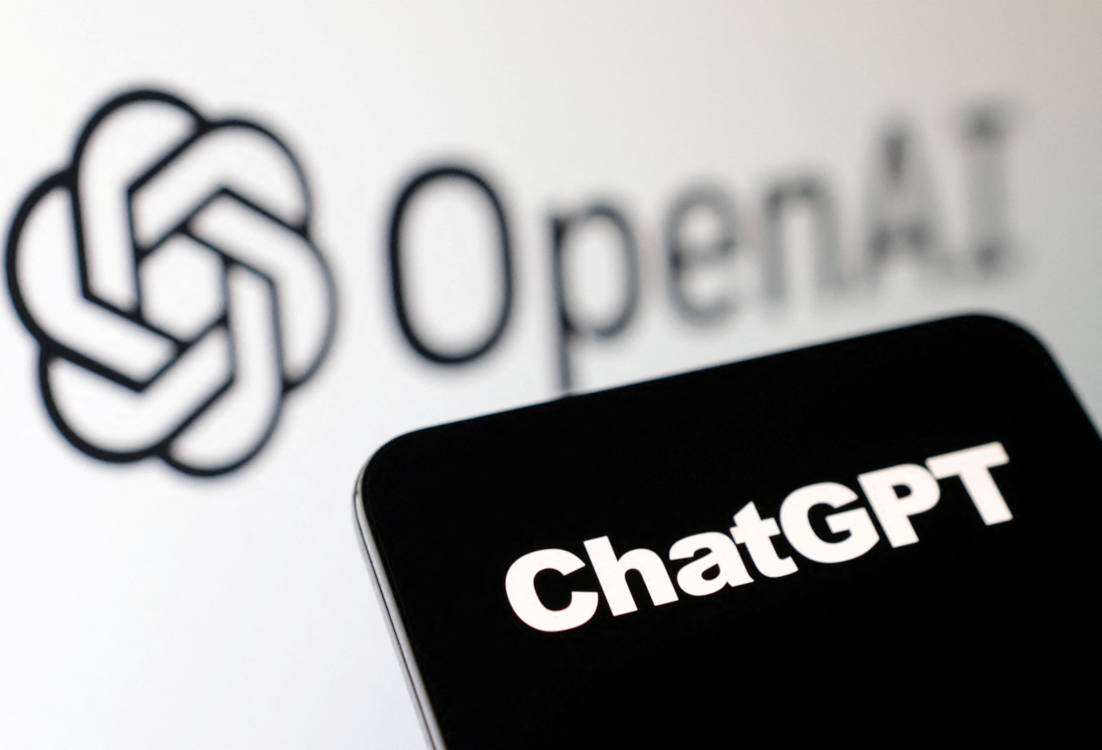 OpenAI будет платить Business Insider и Politico за использование их статей для ответов пользователям. Это первая подобная сделка со СМИ