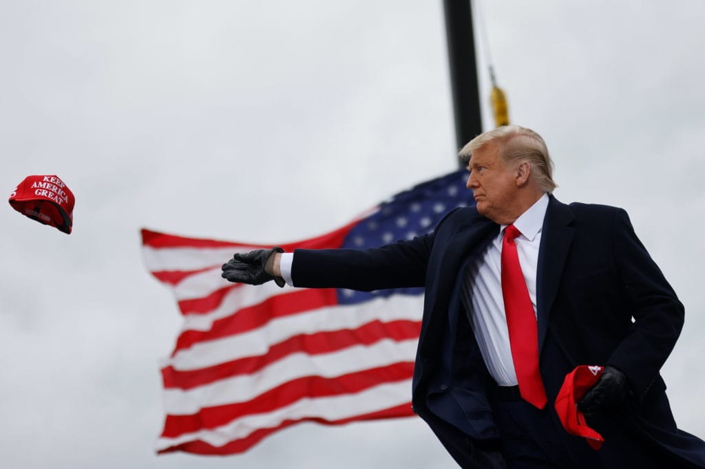 Его борьба. Даже при лояльном Конгрессе и Верховном суде Трампу едва ли удастся стать настоящим диктатором 