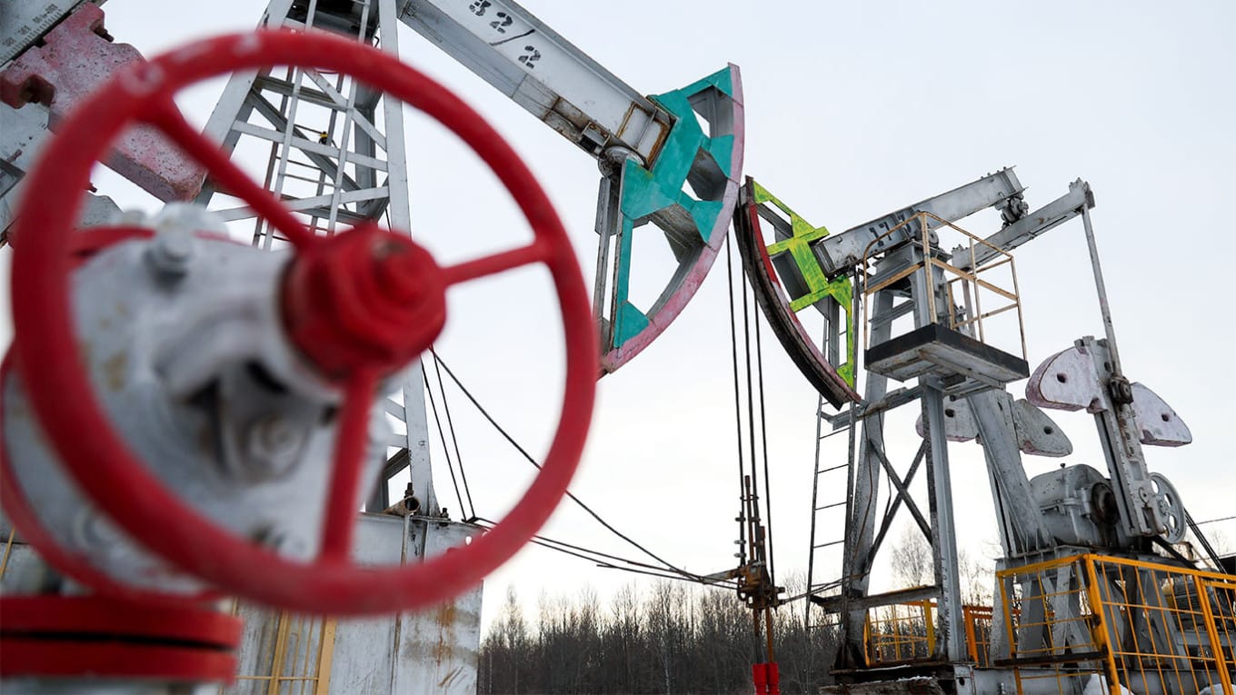 Hungary and Slovakia block the EU’s 18th package of Russia sanctions over opposition to oil and gas restrictions