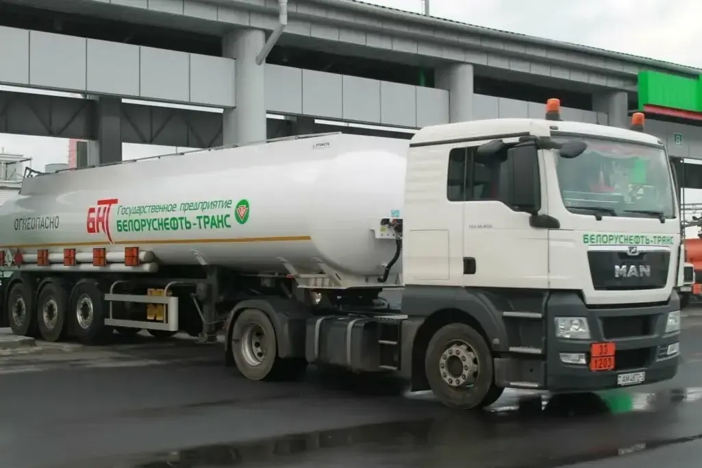 A fuel truck belonging to the Belarusian state-owned company Belorusneft-Trans. Photo: NEFT.by